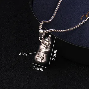 Collier avec pendentif biberon unique en argent vintage avec détails d'échelle