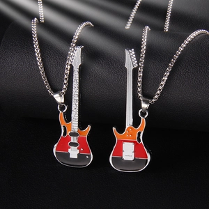 Collier en Acier Inoxydable Avec Pendentif Guitare en Émail Coloré Style Preppy Pour Hommes Femmes Instrument de Musique Rock Bijoux de Mode