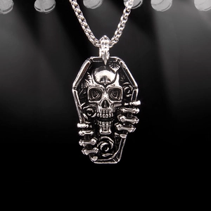 Collier Pendentif Cercueil Crâne Gothic Punk en Acier Inoxydable Chaîne Vénitienne Bijoux Halloween Vintage Homme Femme