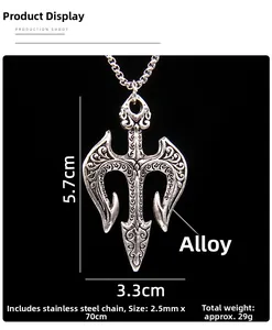 Vue détaillée du pendentif trident argenté vintage avec dimensions 5,7cm x 3,3cm et chaîne