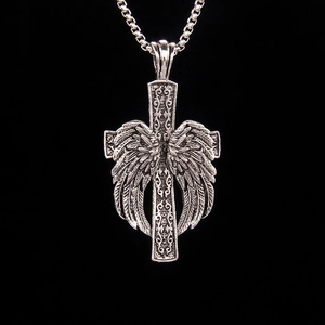Collier Pendentif Croix Ailes d'Ange en Acier Inoxydable Alliage Vintage Bijoux Gothiques Vieillis pour Hommes Femmes