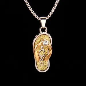 Collier Créatif En Acier Inoxydable Pendentif Tong En Alliage Or Argent Bicolore Avec Strass Bijoux De Mode Unisexe Cadeau