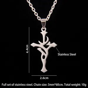 Collier avec pendentif croix gothique en acier inoxydable et chaîne de 60cm pour tous