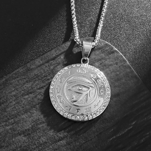 Silberner Edelstahl Auge des Horus Anhänger mit weißen Zirkonia und Box-Kette