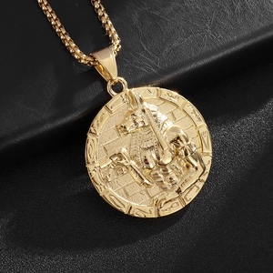 Collier hip hop avec pendentif médaillon Anubis égyptien doré et chaîne box élégante