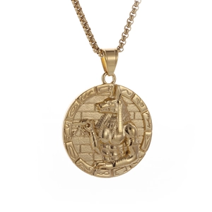 Collier médaillon Anubis doré avec hiéroglyphes égyptiens et chaîne à mailles carrées