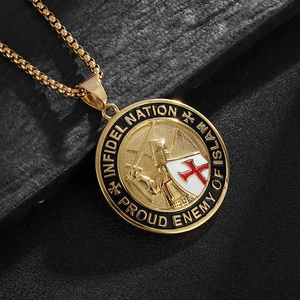 Collier avec pendentif bouclier templier en acier inoxydable doré et croix rouge sur noir