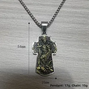 Détail du pendentif croix Saint Michel avec dimensions de 54mm sur 25mm