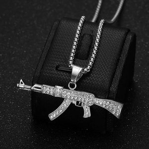 Collana con ciondolo AK47 in acciaio inossidabile argento con strass stile hip hop