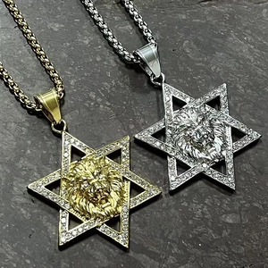 Détail des pendentifs hexagramme lion glacés en acier inoxydable doré et argenté