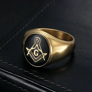 Bague franc-maçonnerie pour homme en acier doré avec émail noir et symbole G gravé