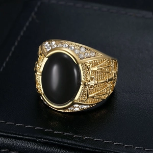 Gold-plated hip hop signet ring with black cat-eye stone and rhinestones for men