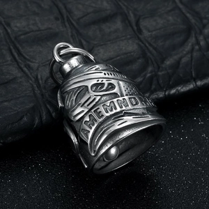 Clochette de moto en acier inoxydable avec relief 2ème amendement sur cuir noir