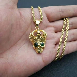 316L goldene Edelstahl-Totenkopfkette mit Krone und grünen Augen im Hip-Hop-Stil