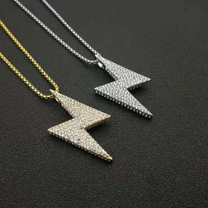 Collier Pendentif Éclair en Acier Inoxydable Hip Hop pour Hommes Femmes Bijoux Punk Sertis de Strass Iced Out
