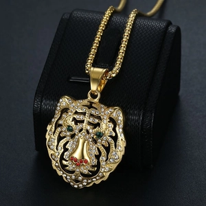Pendentif tête de tigre en acier inoxydable plaqué or avec strass colorés étincelants
