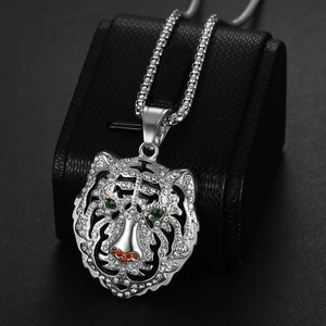 Pendentif tête de tigre hip hop argenté avec strass et chaîne à maillons carrés robuste