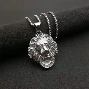 Hip-Hop-Halskette mit Löwenkopf-Anhänger aus Edelstahl in Silber und weißen Strasssteinen