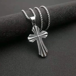 Collier pendentif croix punk vintage en acier inoxydable argenté avec chaîne box