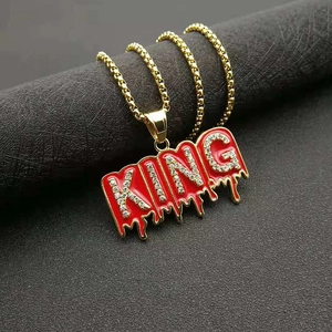 Collier hip hop KING plaqué or avec pendentif à huile rouge et strass brillants