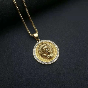 Collier hip hop avec pendentif tête de lion en acier inoxydable doré et cristaux brillants