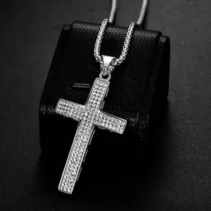 Pendentif croix hip hop serti de diamants avec chaîne tressée épaisse en métal poli