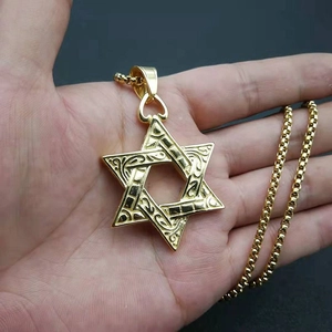 Men's gold titanium steel hexagram pendant necklace with vintage scroll engraving and box chain