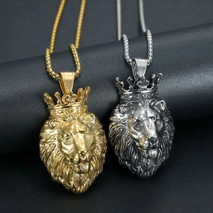 Collier Pendentif Tête de Lion Couronne en Acier Titane Hip Hop Punk Plaqué Or Bijoux Lion Roi pour Hommes Maille Box