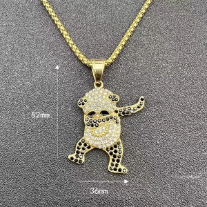 Détails du pendentif panda hip hop serti de strass mesurant 52mm par 36mm de large