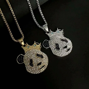 Détails des pendentifs panda hip-hop avec couronne et placage doré et argenté brillant
