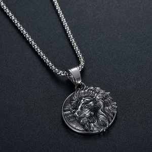 Collier avec pendentif tête de lion rétro en acier inoxydable et chaîne vénitienne