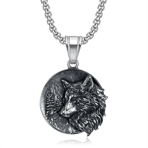 Retro Titanium Steel Viking Wolf Head Pendant Necklace Men Punk Nordic Odin Relief Jewelry Antique Silver Round Medallion