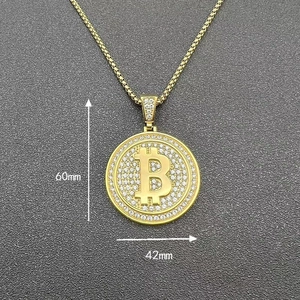 Vista dettagliata del ciondolo Bitcoin 60mm con dimensioni e catena a maglia veneziana