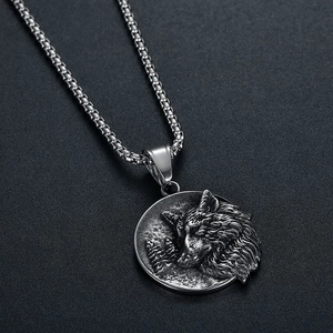 Retro viking wolf head pendant necklace in stainless steel with vintage embossed design
