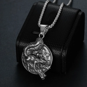 Retro viking squirrel relief pendant necklace in silver stainless steel for men