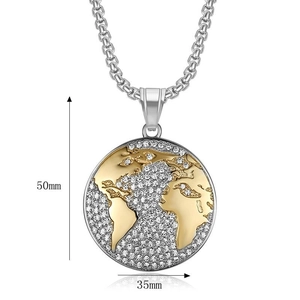 Détail du pendentif carte du monde dorée de 50mm avec strass et dimensions