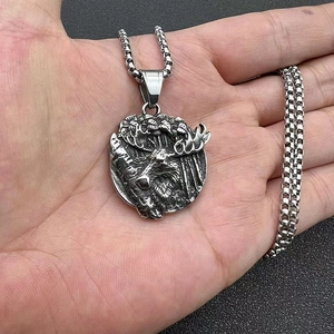 Collana con ciondolo alce vichingo in acciaio inossidabile vintage e catena a maglia quadra