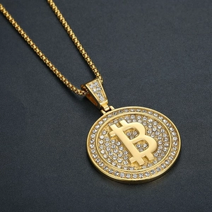 Collana hip hop Bitcoin placcata in oro con cristalli scintillanti e catena a box