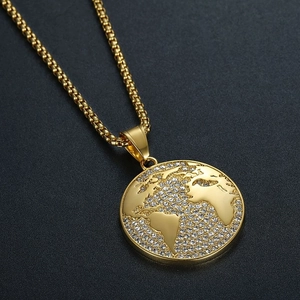 Collier carte du monde plaqué or en acier inoxydable avec strass brillants et chaîne box