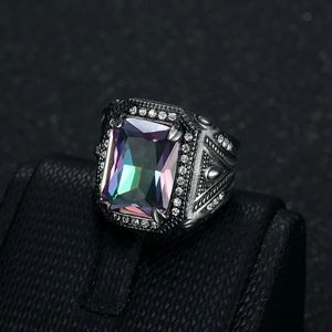 Anello punk retrò da uomo in acciaio al titanio con gemma multicolore e dettagli incisi