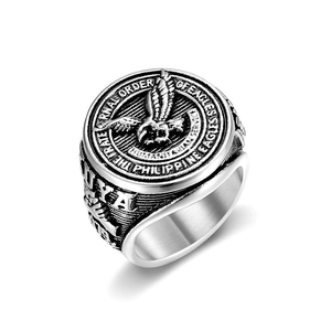 Vintage silver eagle signet ring in titanium steel with detailed side relief carvings