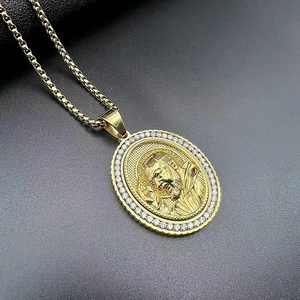 Vergulde Jezus hanger ketting met zirkonia stenen en religieus reliëf in reliëf