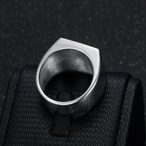 Bague chevalière homme en acier inoxydable argenté avec motif Saint Georges et le Dragon