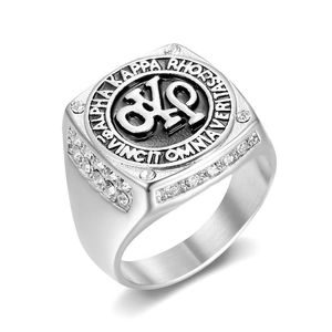 Anello con sigillo Alpha Kappa Rho in acciaio inossidabile con micro strass