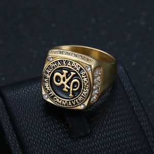 Anello da uomo Alpha Kappa Rho in acciaio inossidabile dorato con strass e intarsio nero