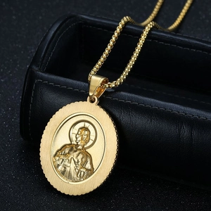 Collier avec pendentif Saint Jude en acier inoxydable doré avec chaîne box