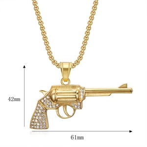 Detailansicht der Hip-Hop-Revolver-Halskette in Gold mit Abmessungen von 42 x 61 mm