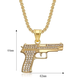 Detailansicht des Hip-Hop-Pistolenanhängers 44mm x 42mm mit mikrogepflasterten Kristallen