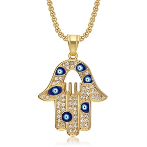 Collier pendentif main de fatma plaqué or avec émail bleu mauvais œil et cristaux