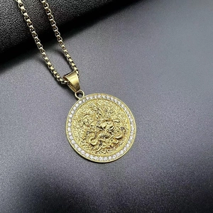 Collier pendentif Saint Georges pour hommes plaqué or avec zircons de style hip hop